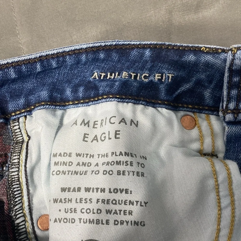 American Eagle 🦅 Athletic Fit jeans.  28x32